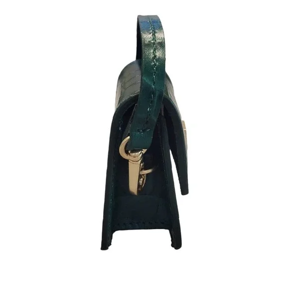 FRAME Emerald Croc AirPods Case - Picture 6 of 11